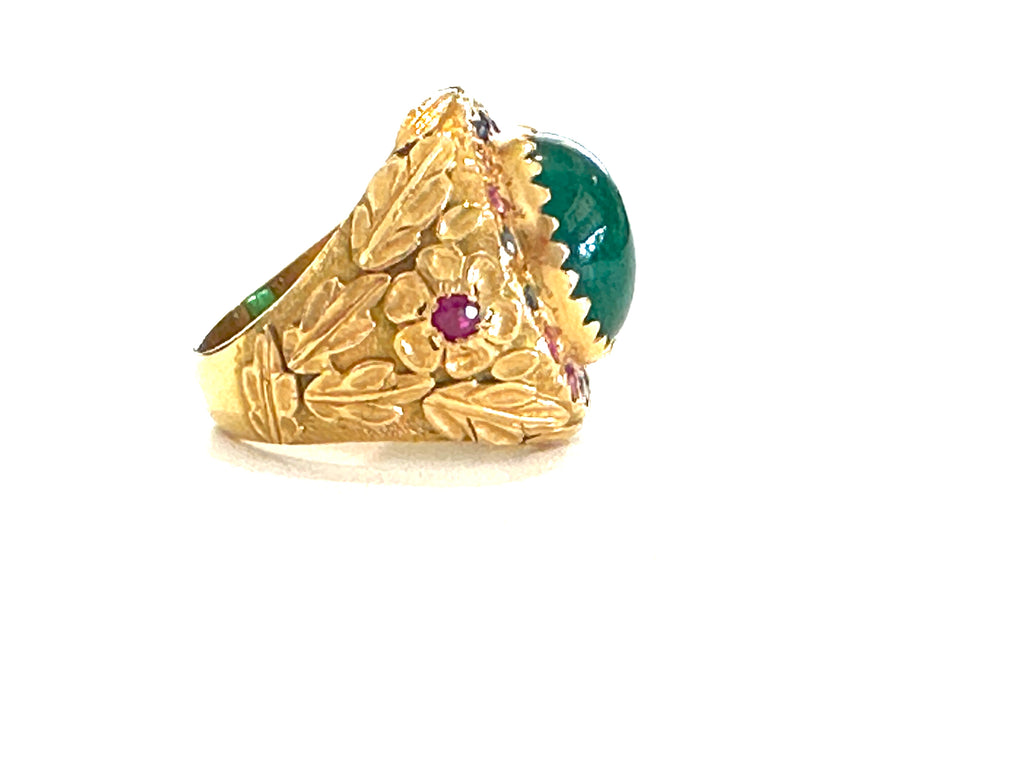 Emerald gold Ring .